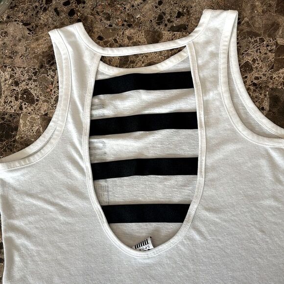 Victoria’s Secret | Women’s Sport White Strappy Tank Top Sleeveless Shirt - Picture 6 of 10
